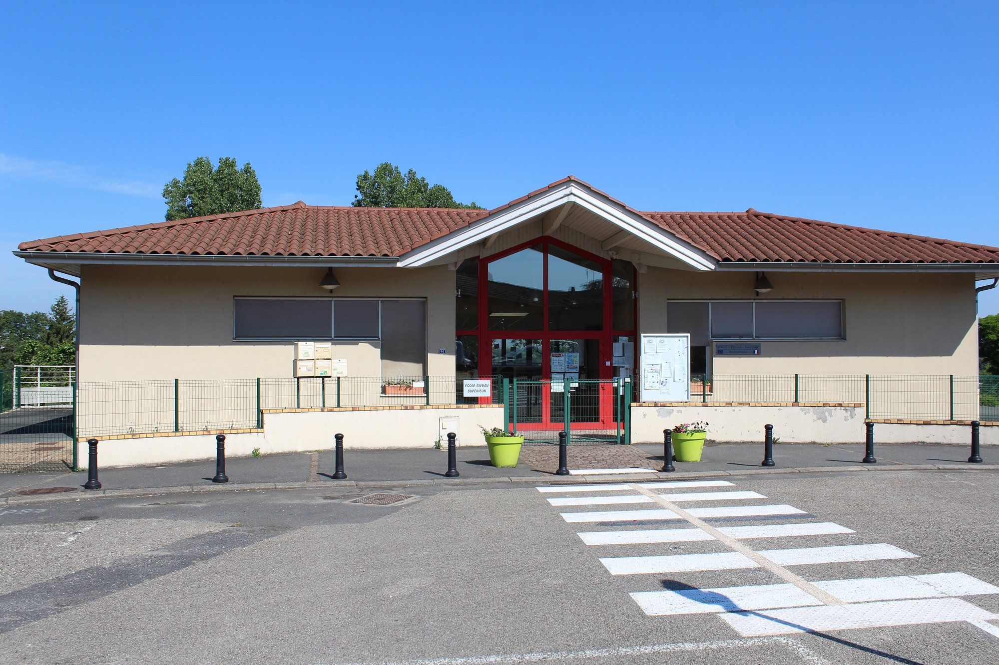 Vue de l’école de Messimy-sur-Saône.